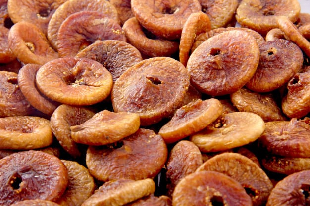 सुके अंजीर खाण्याचे फायदे व अंजीर कसे खावे | dry fig fruit benefits in marathi